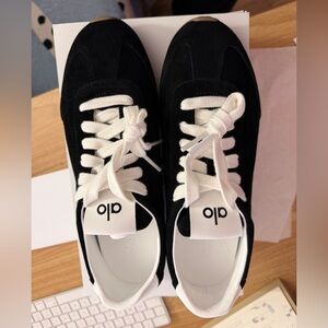 ALO Yoga Monochrome Sneakers